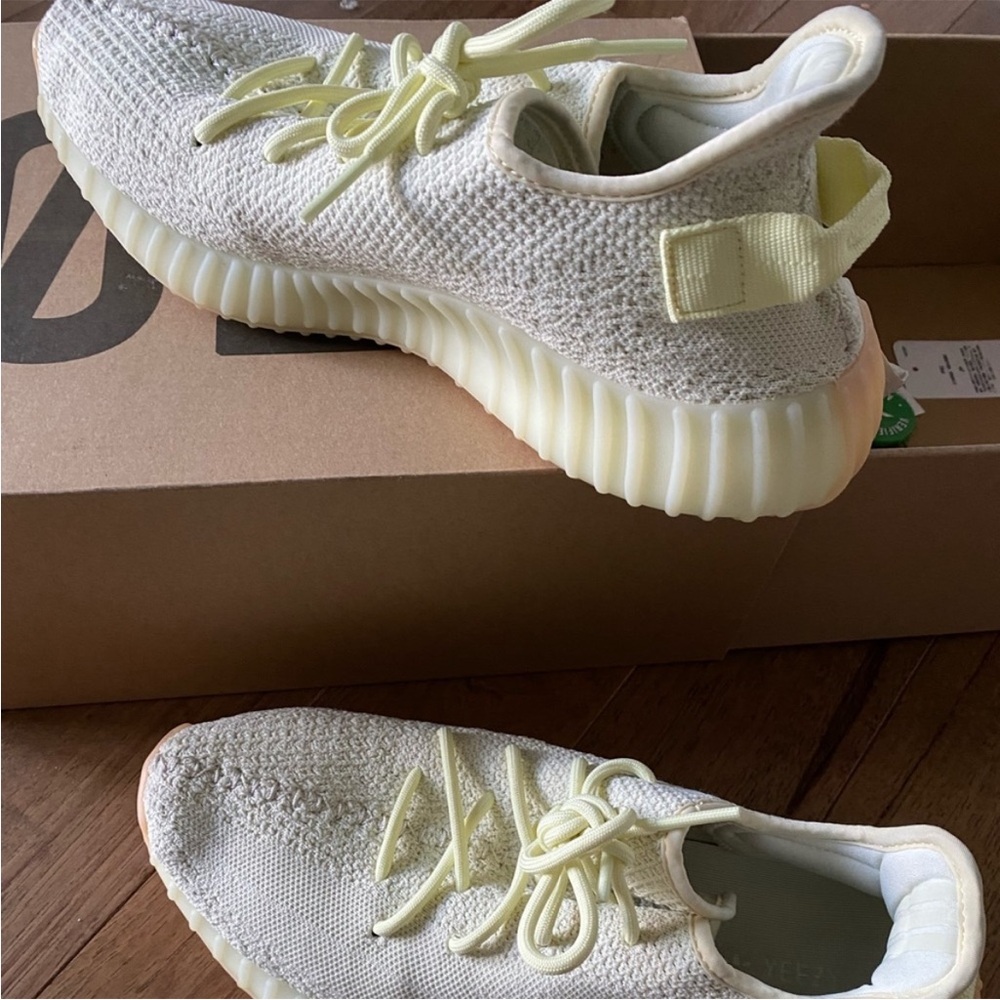 YEEZY “butter” size 11